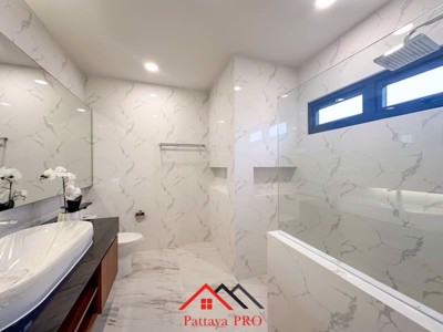 Picture of Luxury pool villa 2