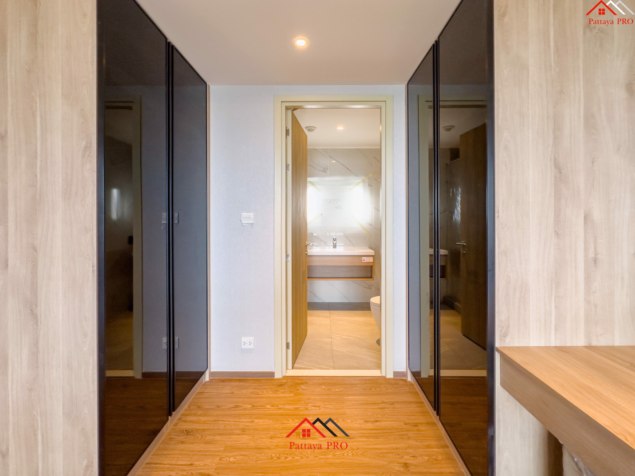 2 Bedrooms Condo in Once Pattaya Pattaya C001273