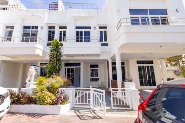 Picture of Stylish 3-Story Townhouse for Sale – Wongamat Exclusive Place