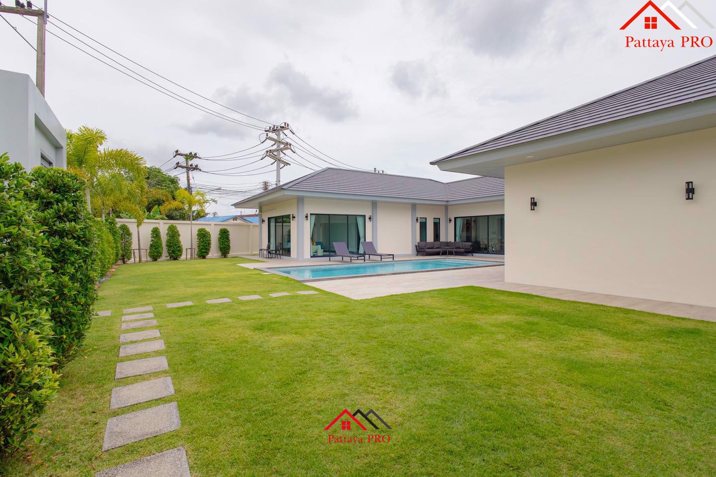 Luxury Pool Villa for Sale in Huayyai💰 Price: 21.6 million Baht.