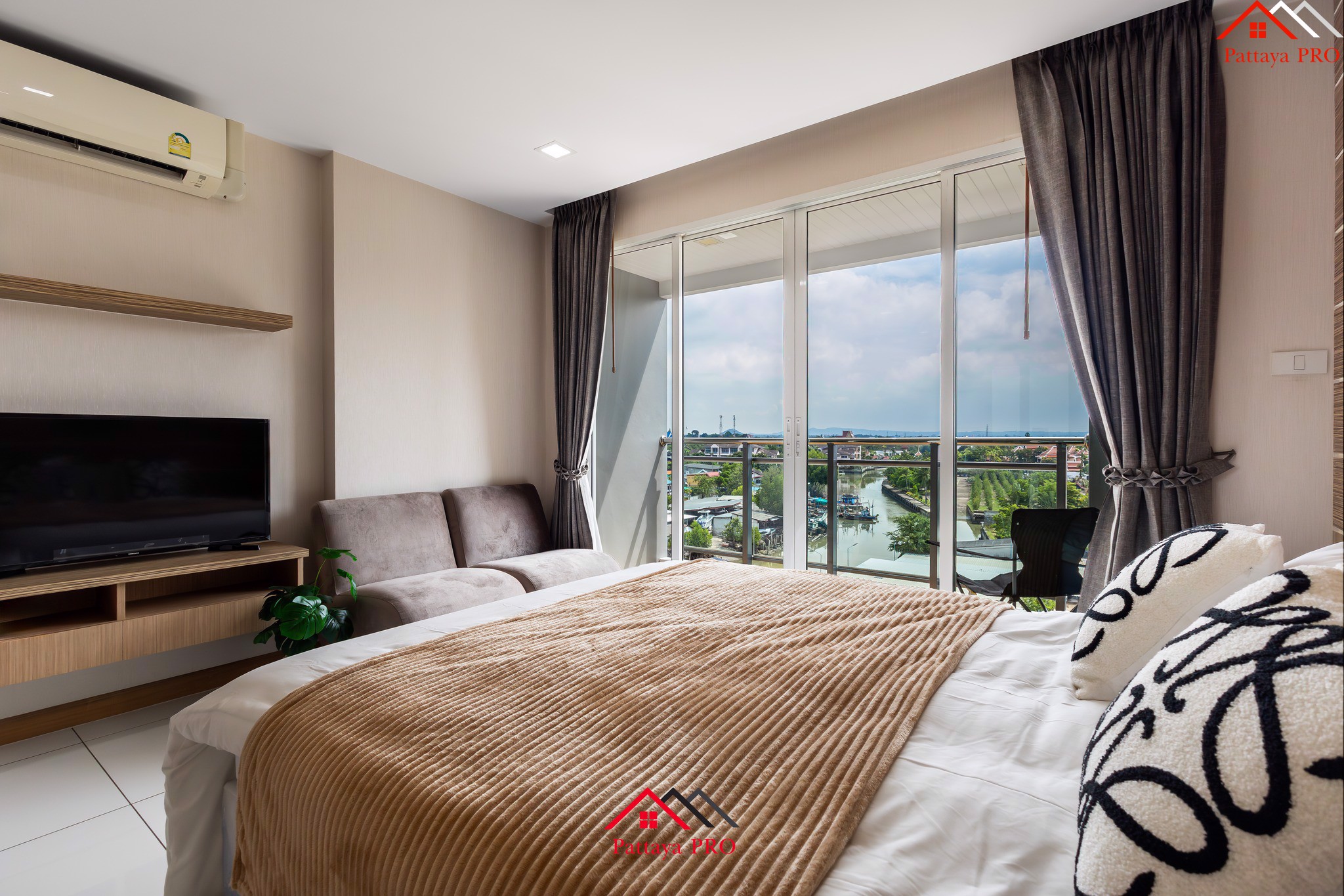 Whale Marina Condo Pattaya – Stylish Beachside Living at an Unbeatable Price!