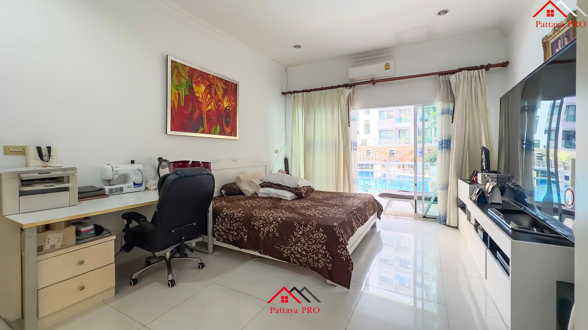 For Sale: Spacious Pool Access Condo at The Residence Jomtien.