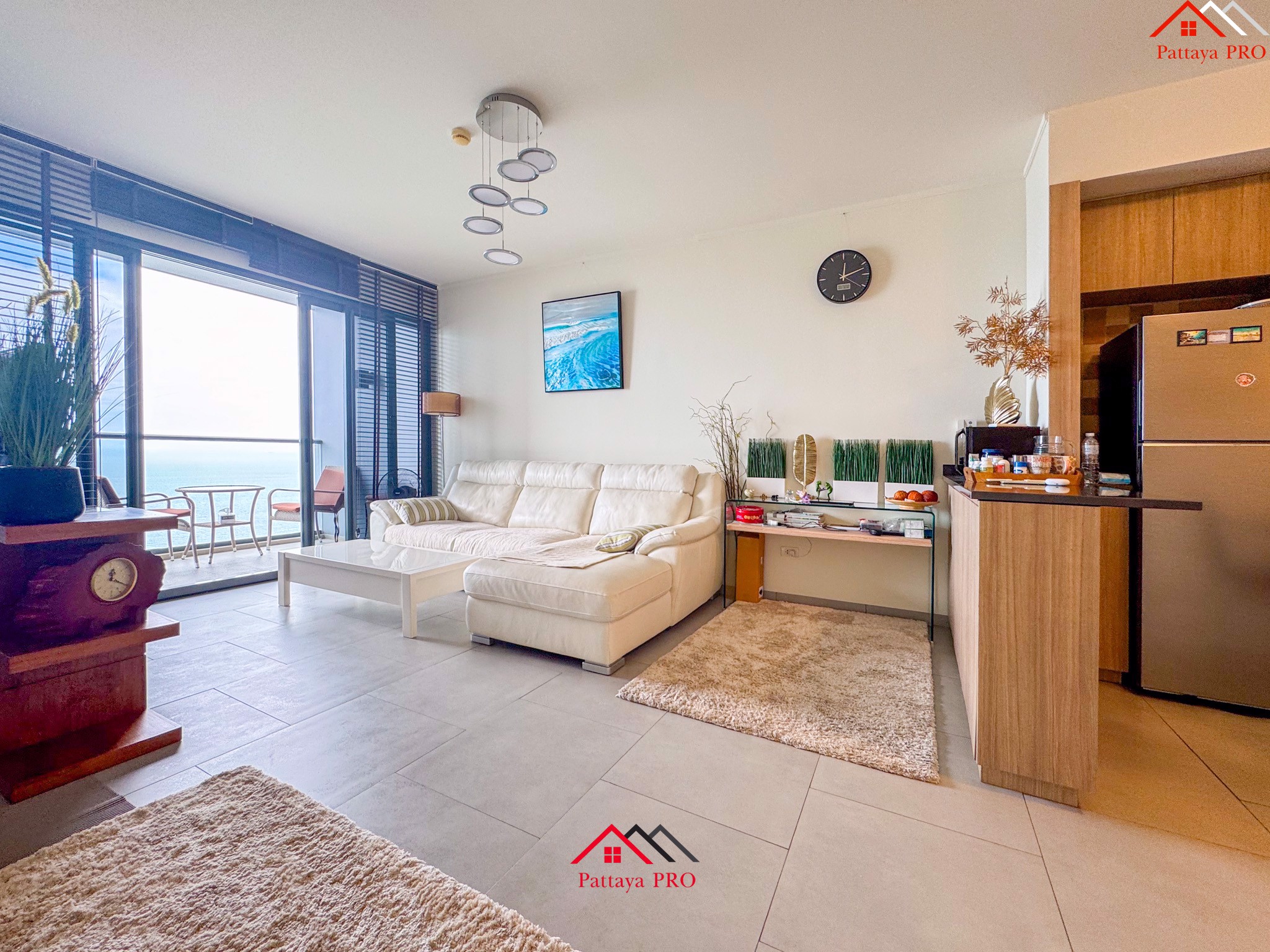 🌊 For Sale – Zire Wongamat Beachfront Condo 🌴