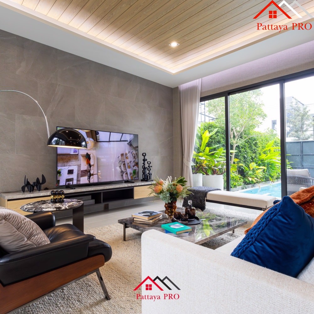 Luxury Pool Villa with Private Swimming Pool 📍 Prime Location in Pattaya