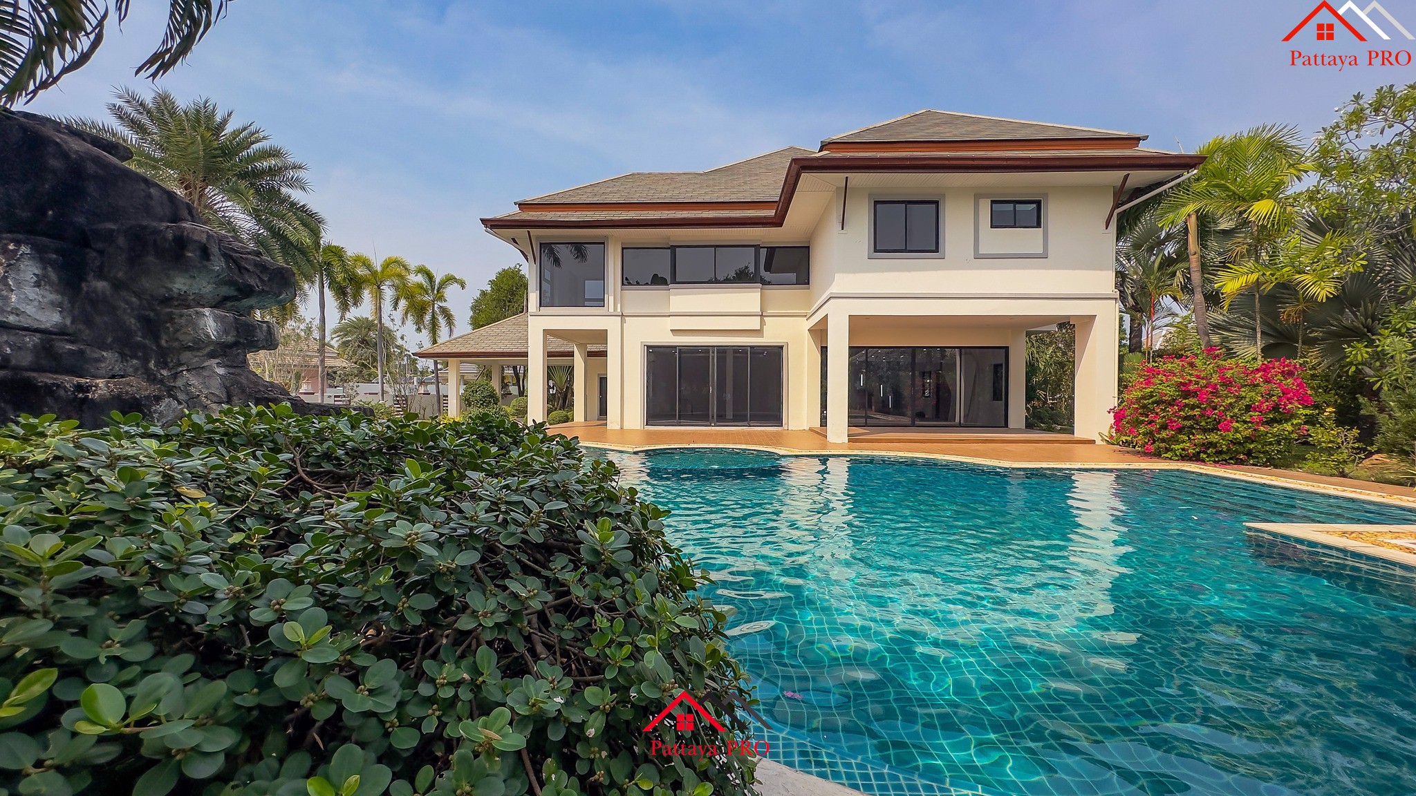 Luxury Pool Villa on a Huge Plot (Nearly 1 Rai) ✨