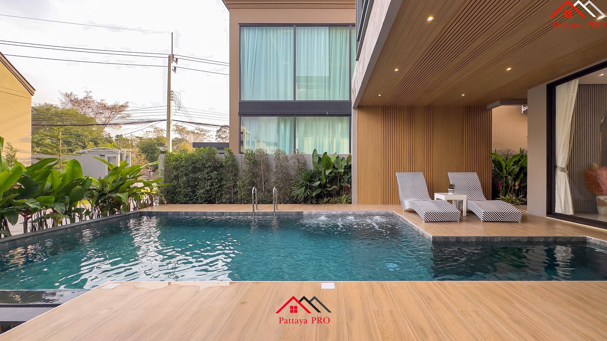 Luxury Pool Villa in Mabprachan, Pattaya