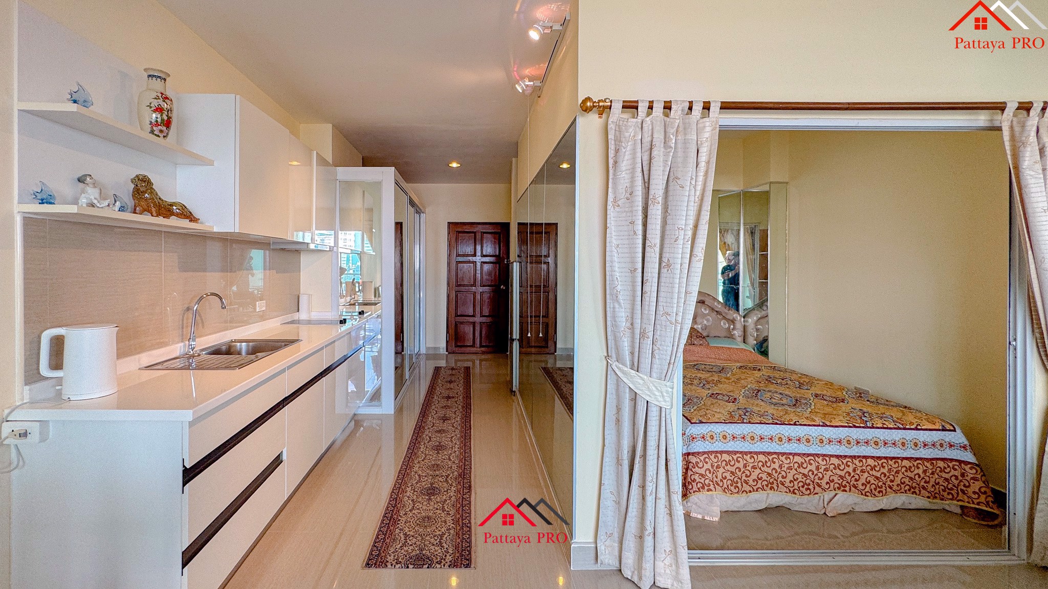 🌊Prime Beachfront Living – View Talay 5C 🌊Newly Renovated | 8th Floor | Direct Beach Access