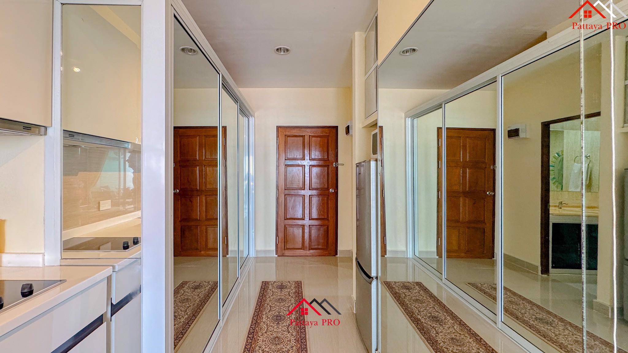 🌊Prime Beachfront Living – View Talay 5C 🌊Newly Renovated | 8th Floor | Direct Beach Access