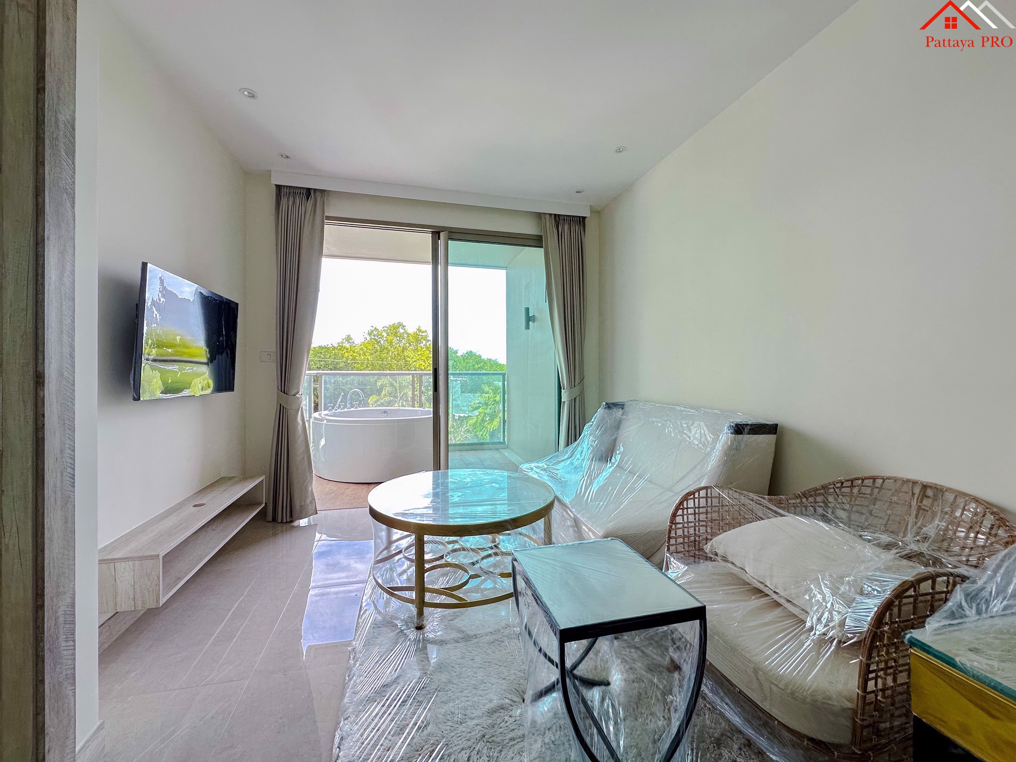 🌟 The Riviera Monaco – Ready to Move in Condo 🌟