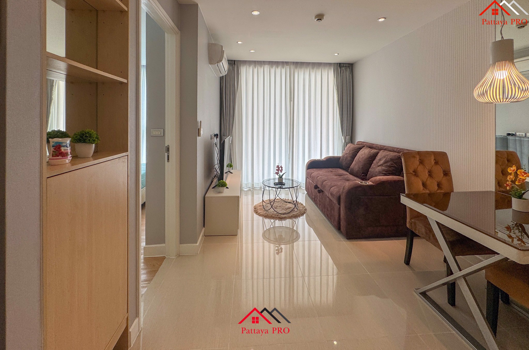 ขายคอนโดห้องสวย วิวสระว่ายน้ำ บรรยากาศเหมือนได้พักผ่อน Grande Caribbean Condo Resort Pattaya.