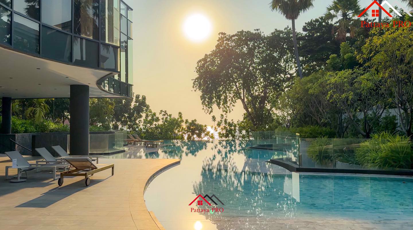 Condo in Arom Wongamat  Wongamat C001446