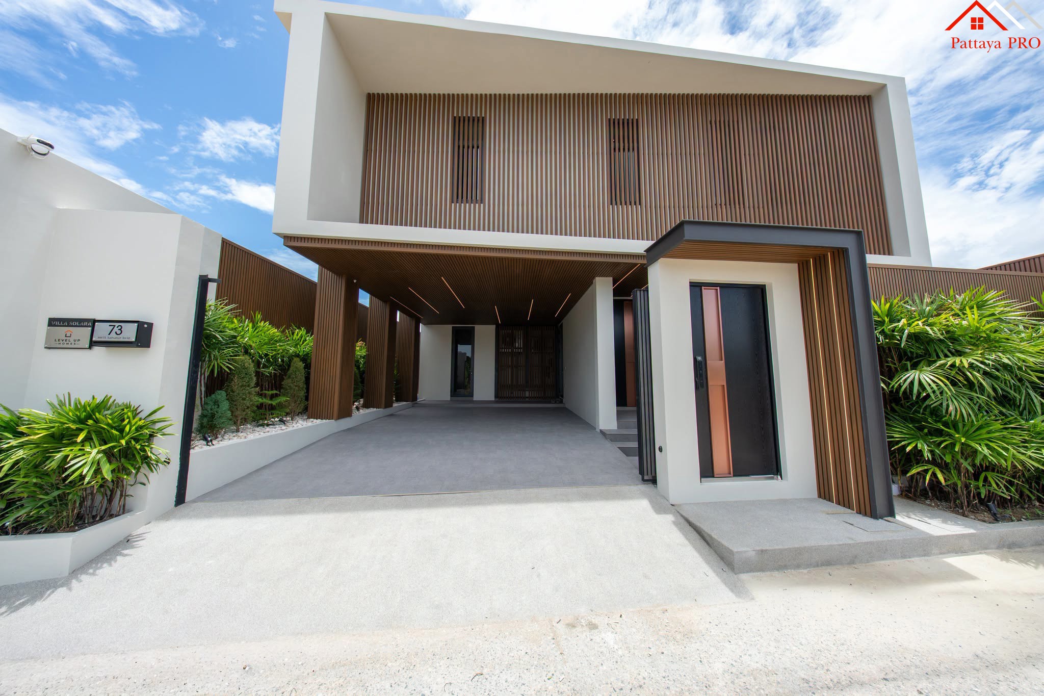 Luxury Pool Villa in a Prime Pattaya Location ✨ Ready to move in | Fully Furnished