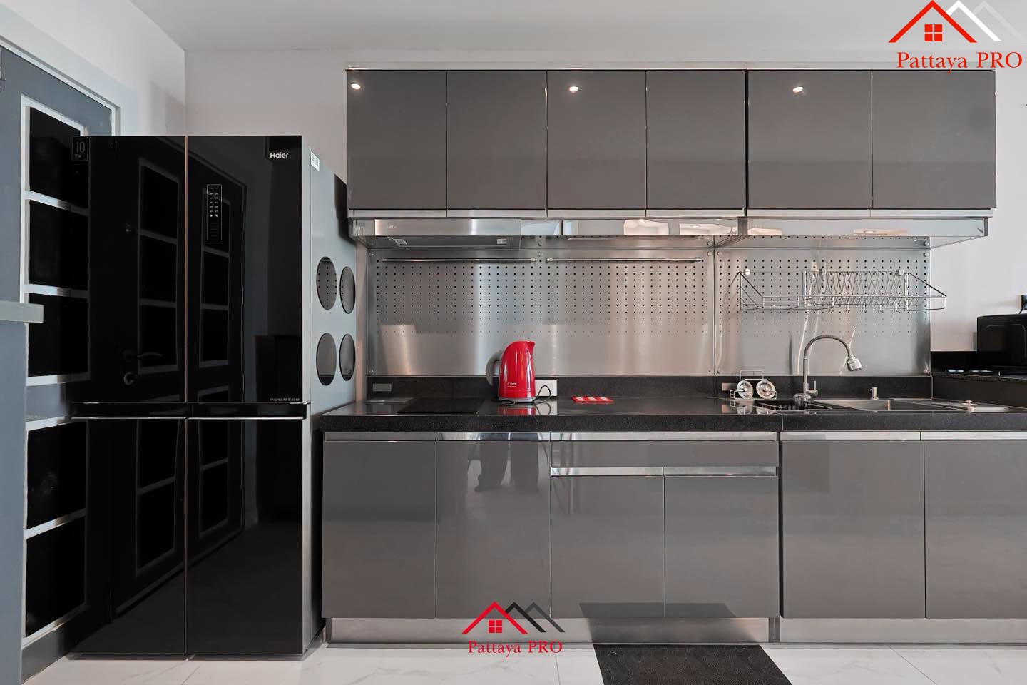 🏡 Tropicana Condominium, Pratumnak Hill, Pattaya ✅Price 5.5 million baht.