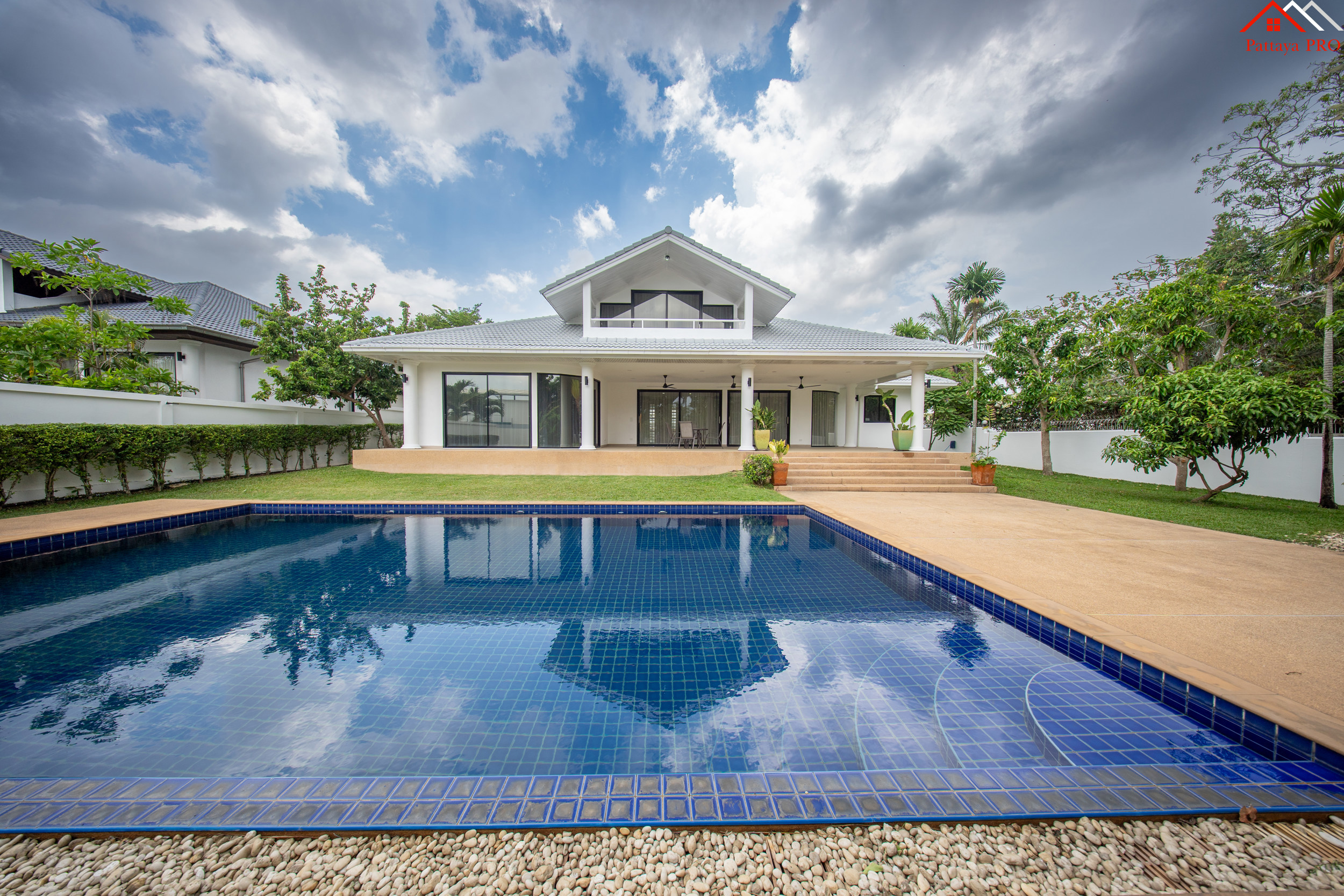LUXURY PRIVATE RESIDENCE