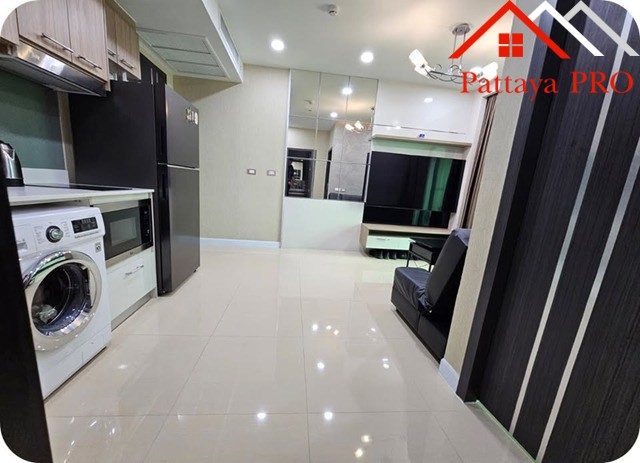 Dusit Grand Condo-unit on a high floor with a beautiful sea view,