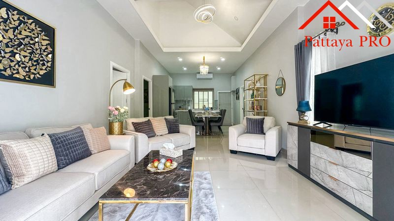 🏡 **Executive Single-Storey Pool Villa for Sale at Dusit Pattaya View 4**