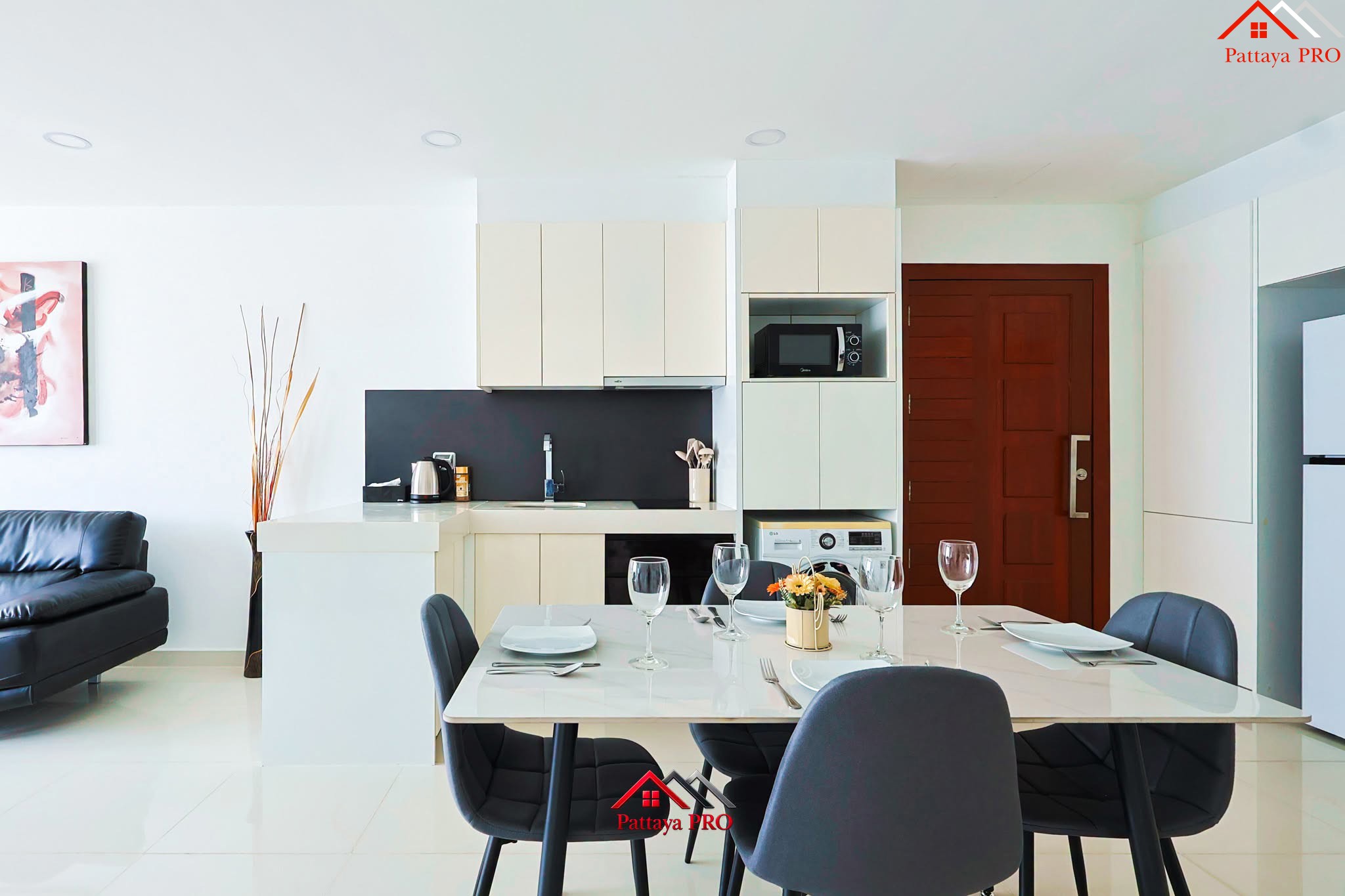 🔥For Sale: Club Royal Pattaya – Spacious 3-Bedroom Condo with Sea View 💰Only 7.5 Million THB