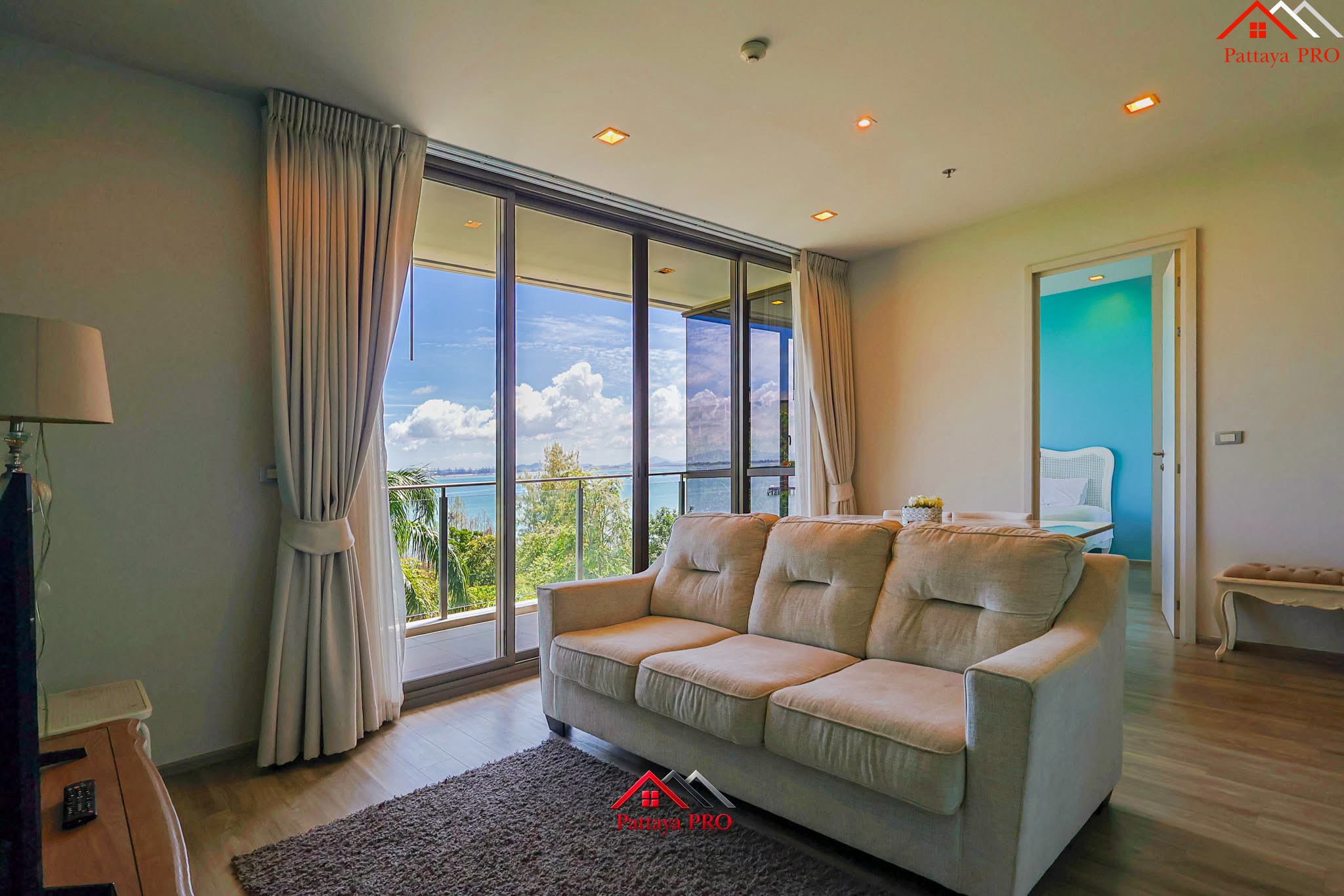 🏖️ **Beachfront Condo with Beautiful Sea View | Baan Plai Haad, Wongamat Beach, Pattaya** ✨