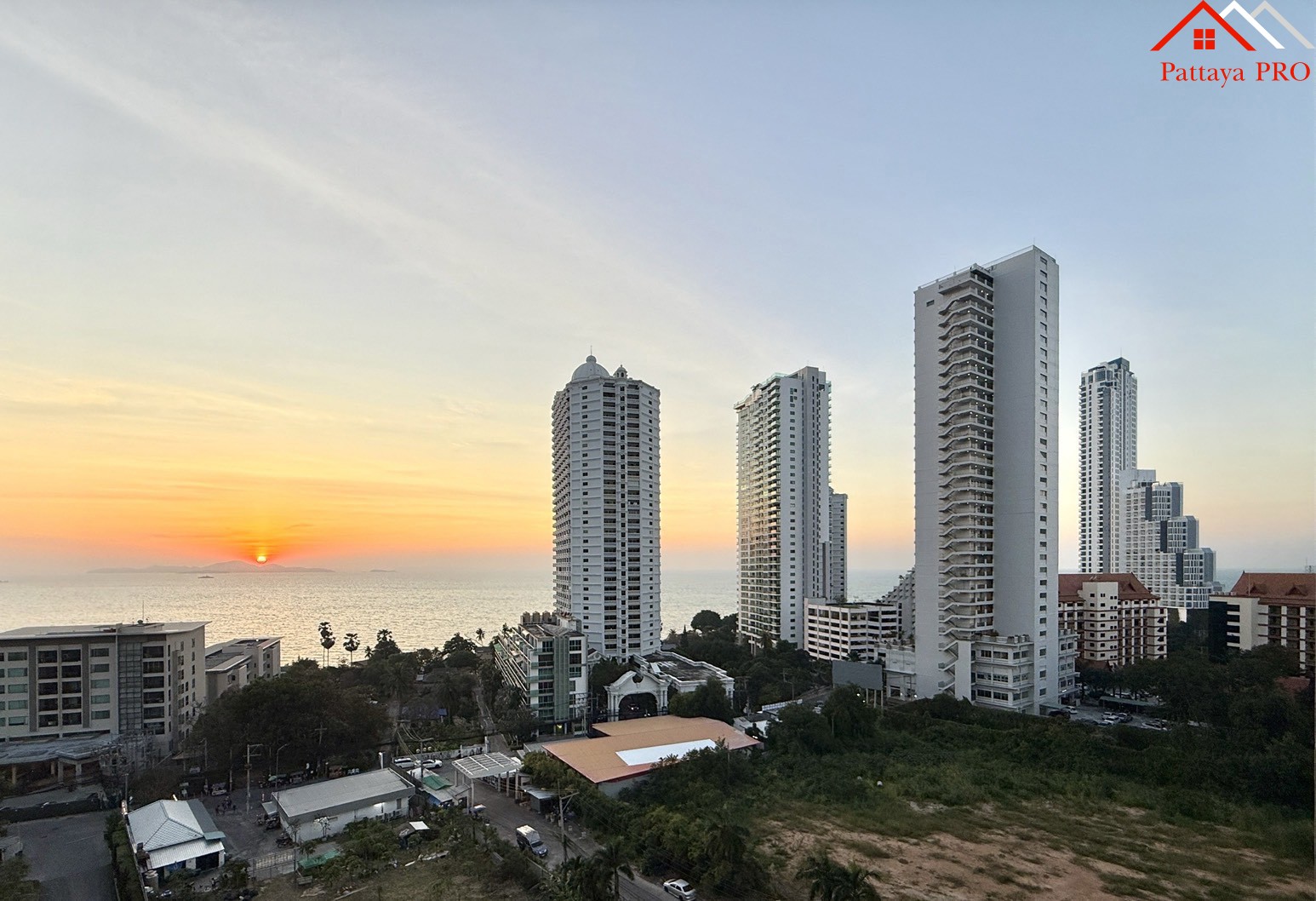 🏝️ THE RIVIERA WONGAMAT BEACH 🏝️ 💥 ขายคอนโดพร้อมผู้เช่า | กรรมสิทธิ์ต่างชาติ 💥
