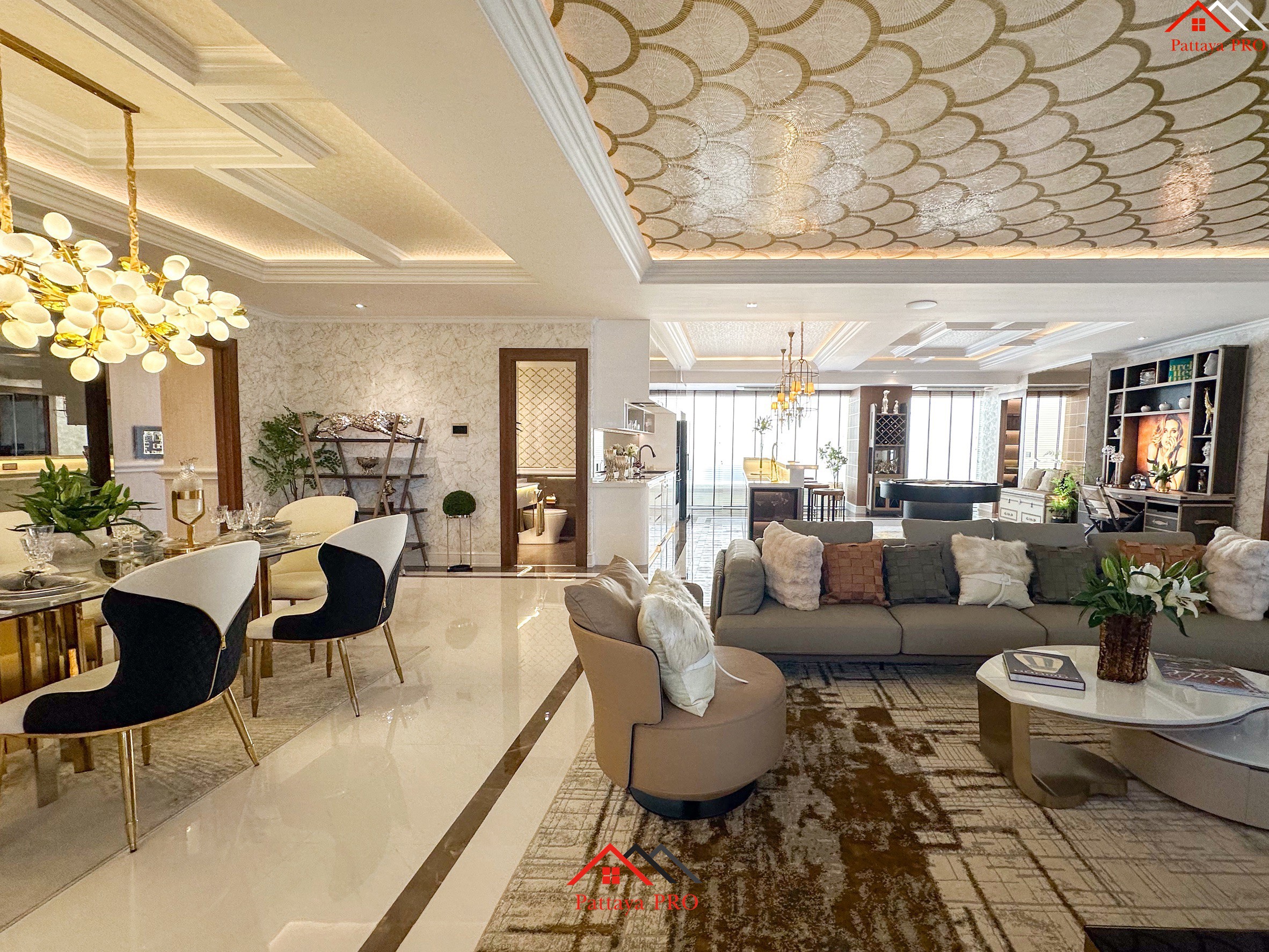 คอนโด in The Riviera Malibu  พระตำหนัก C001523