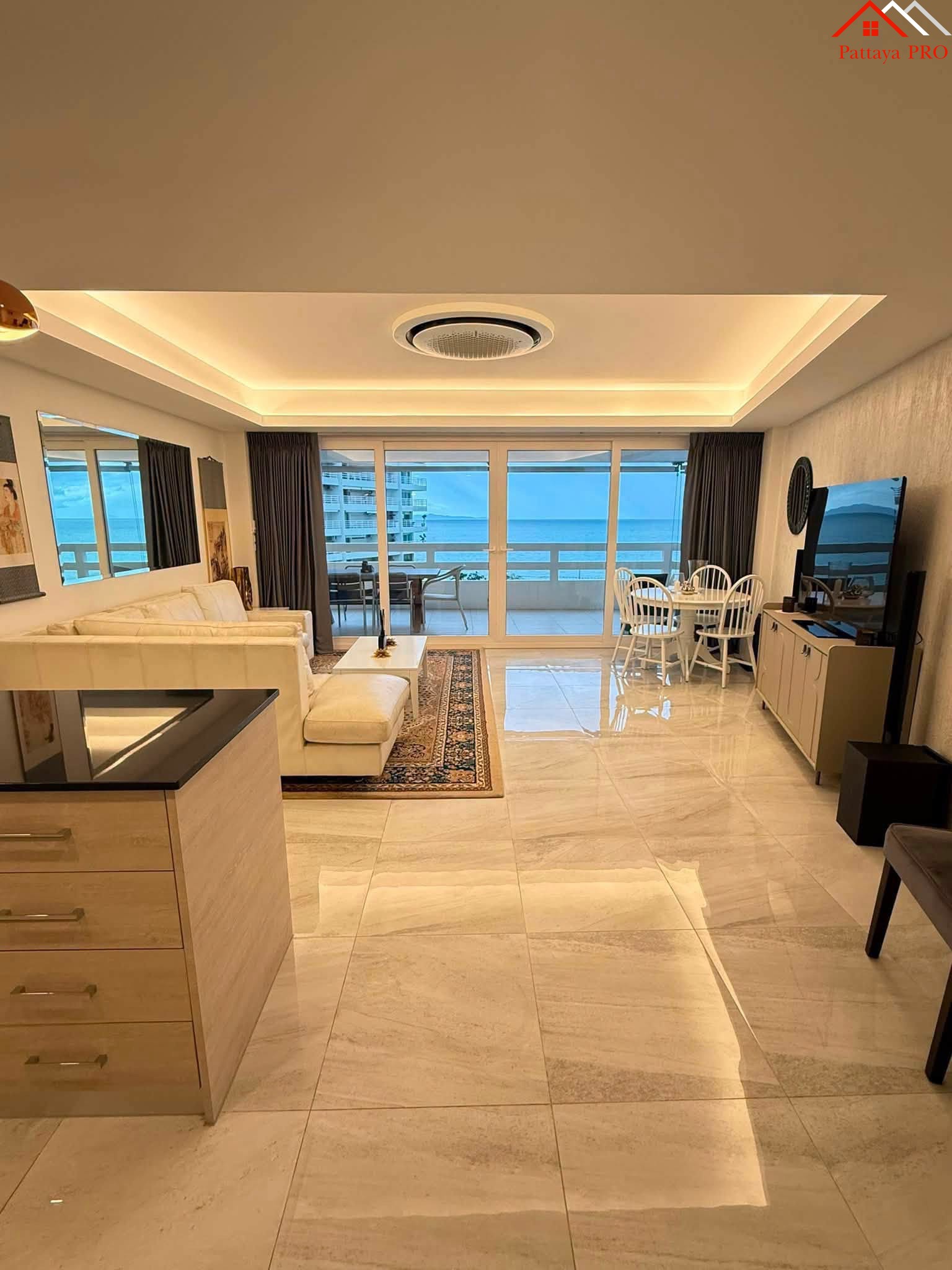 🌊 Ready-to-Move-In Sea View Condo in a Great Pattaya Location