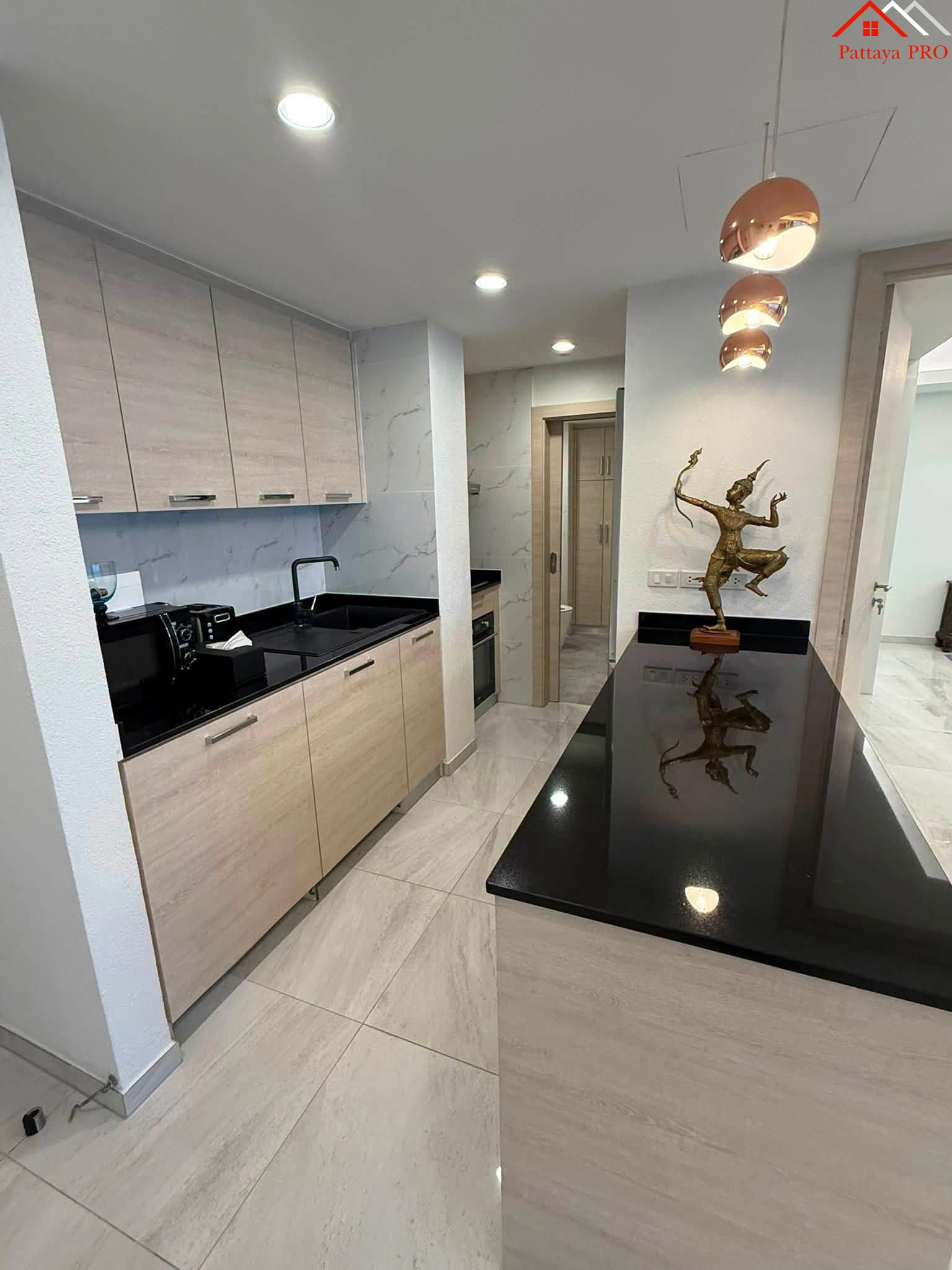 🌊 Ready-to-Move-In Sea View Condo in a Great Pattaya Location