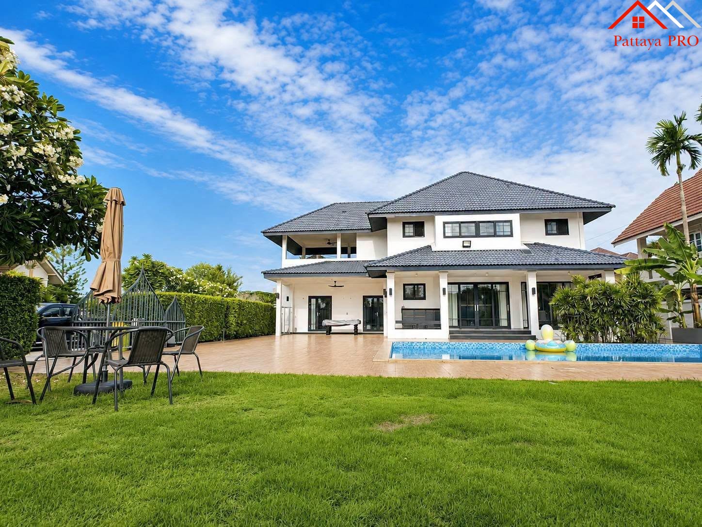 🏡 POOL VILLA FOR SALE IN PATTAYA ✨ Spacious Pool Villa – Newly Renovated & Ready to Move In!