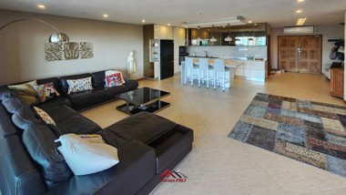 Picture of 🏝️ LUXURY LIVING IN PRATUMNAK, PATTAYA 🌴 ✨ Rare 3-Bedroom Residence | 200 SQ.M. | Foreign Quota