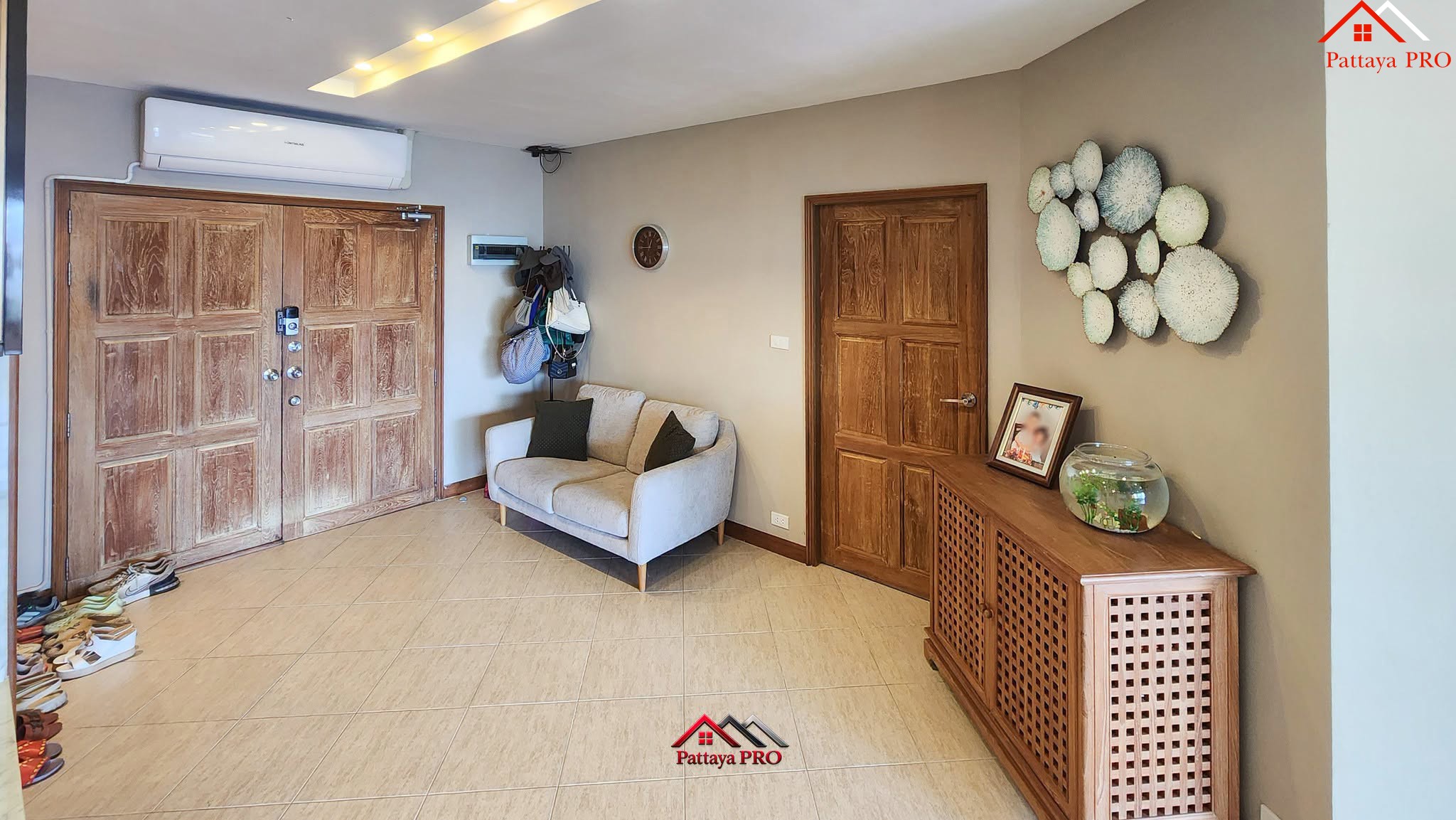 🏝️ LUXURY LIVING IN PRATUMNAK, PATTAYA 🌴 ✨ Rare 3-Bedroom Residence | 200 SQ.M. | Foreign Quota