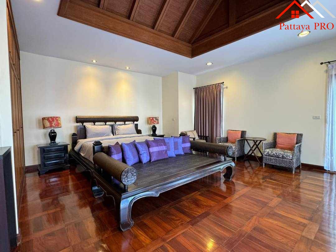 🏡 Elegant Traditional Thai-Style Villa Near Na Jomtien Beach