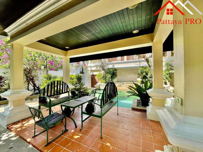 🏡 Elegant Traditional Thai-Style Villa Near Na Jomtien Beach